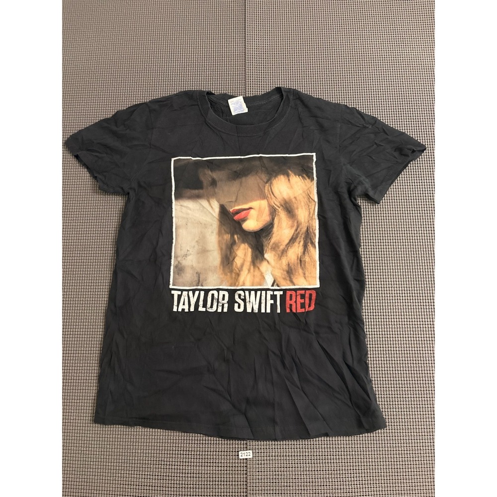 Taylor Swift Red Tour 2013 Concert T-Shirt Black Gildan Softstyle Small S